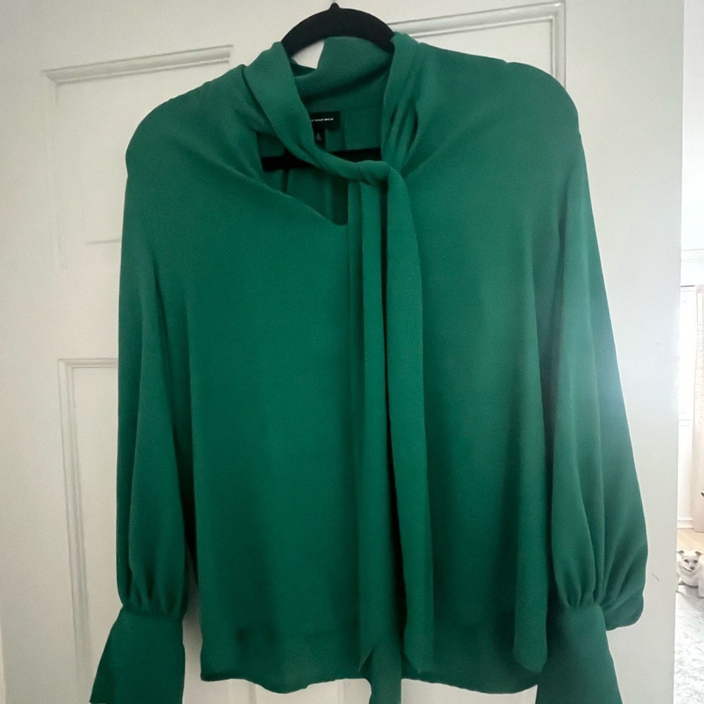 Women’s tie-neck blouse in grass green